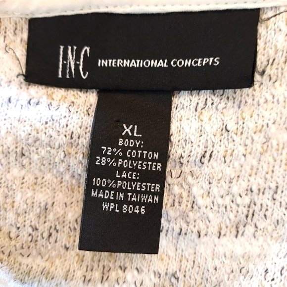 Ladies Cotton/Poly Sweater with a Doily Hem: Size XL. - Picture 9 of 10